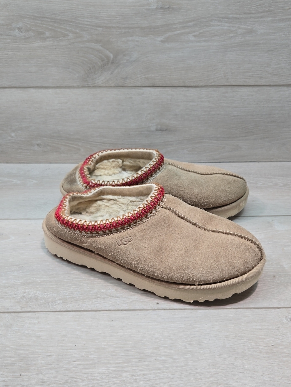 UGG Women Tasman Beige Suede Shearling Slip-On Clogs with Red Trim Shoes Sz 8